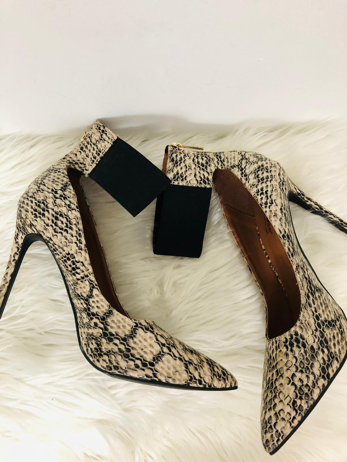 Dollhouse Snake Print Pumps 8.5