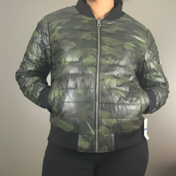 Lucky brand Camouflage Puffer Bomber - M